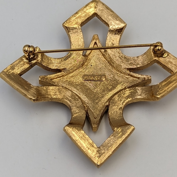 Beautiful Elegant Vintage Cross Style Brushed Polished Gold Tone Monet Brooch - Picture 6 of 8